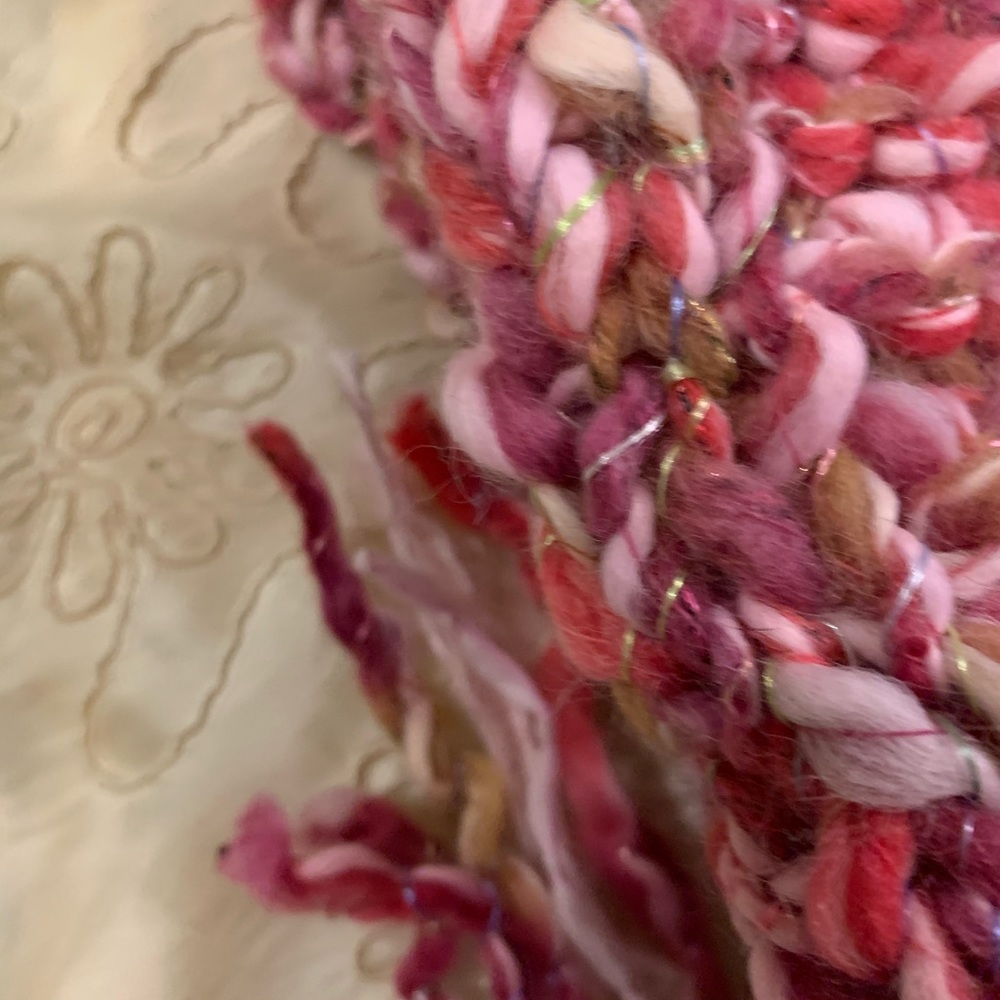 Custom beautiful scarf shades of pink - Picture 6 of 7